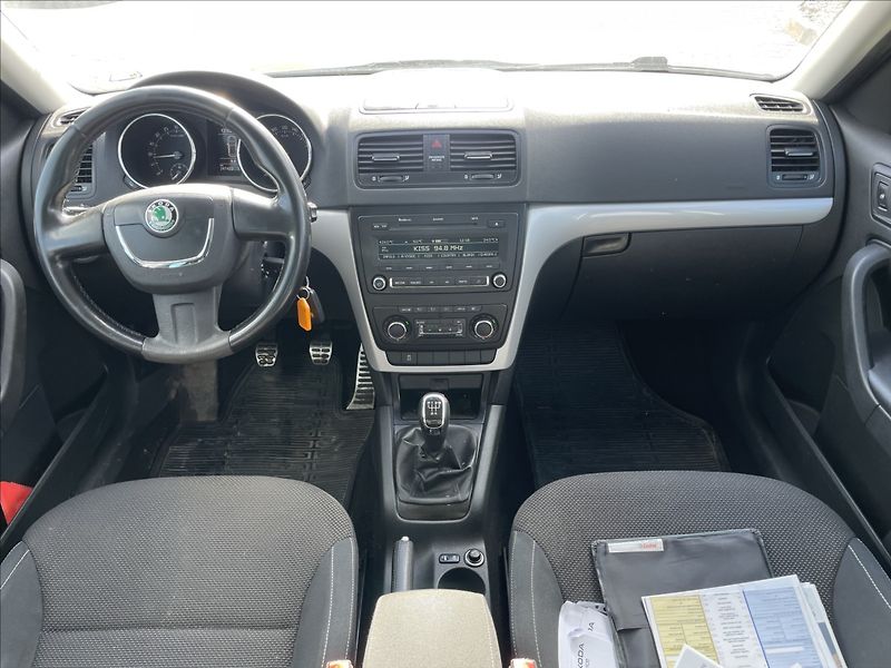 Škoda Yeti 2,0 TDi 81kw Ambiente Tažné, p - fotka 11 z 43