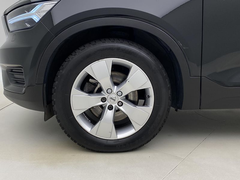 Volvo XC40 D3 AWD MOMENTUM AUT  - fotka 32 z 38