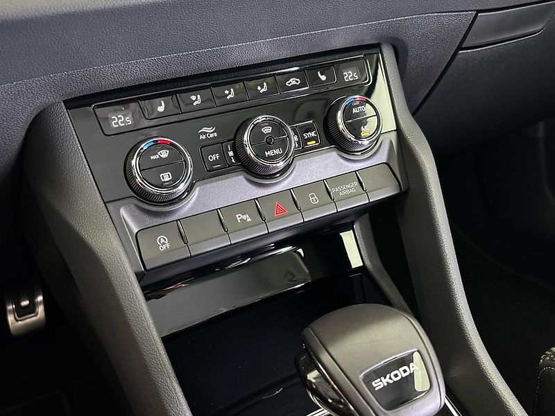 Škoda Karoq Top Selection DSG - fotka 20 z 30