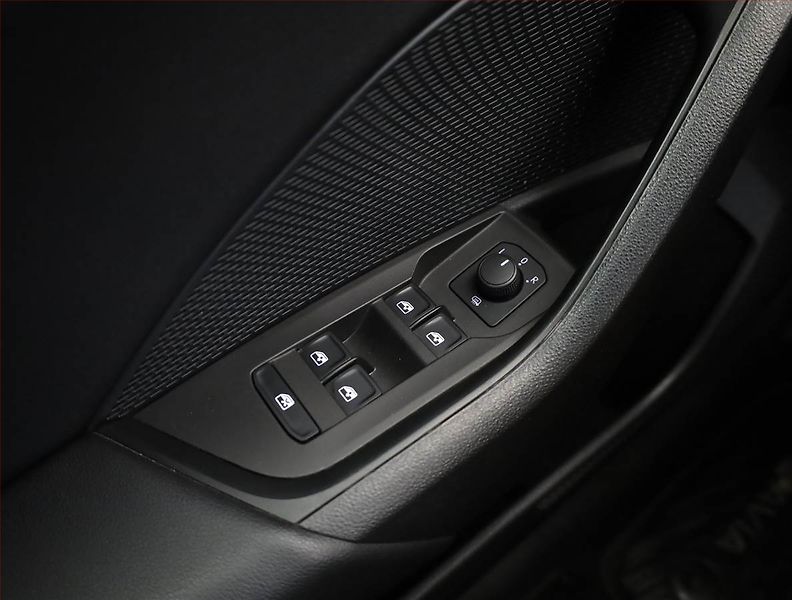 Škoda Octavia (2023) Ambition 2.0 TDI, ČR,1.maj - fotka 16 z 21