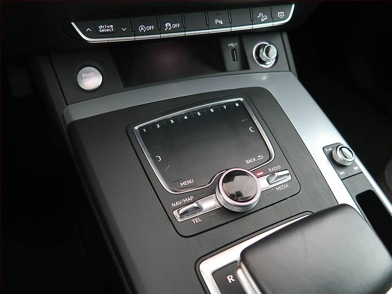 Audi Q5 (2020) design 40 TDI - fotka 19 z 24