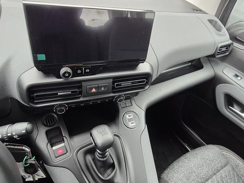 Peugeot Rifter (2026) ALLURE BlueHDi 100 S&S MAN6 N1 - fotka 15 z 22