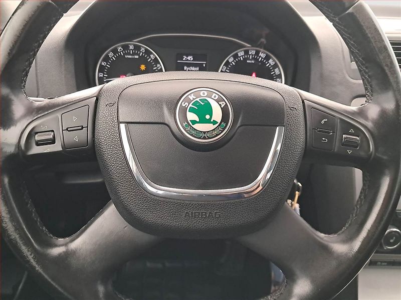 Škoda Octavia (2012) 2.0 TDI, Tempomat - fotka 16 z 16