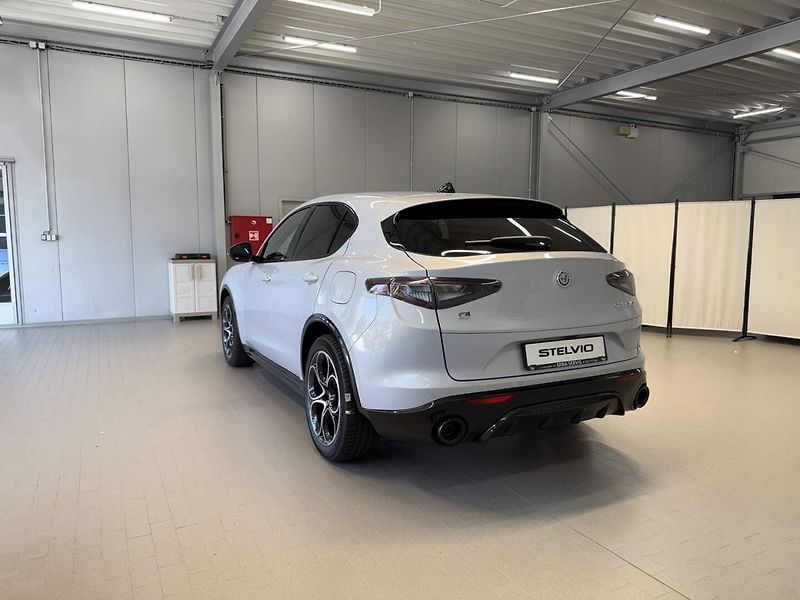 Alfa Romeo Stelvio (2026) Veloce 2.2 JTDm 210k Q4 - fotka 3 z 24