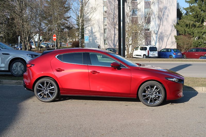 Mazda 3 (2026) HB 2.5 G140 AT Exclusive-line - fotka 4 z 21