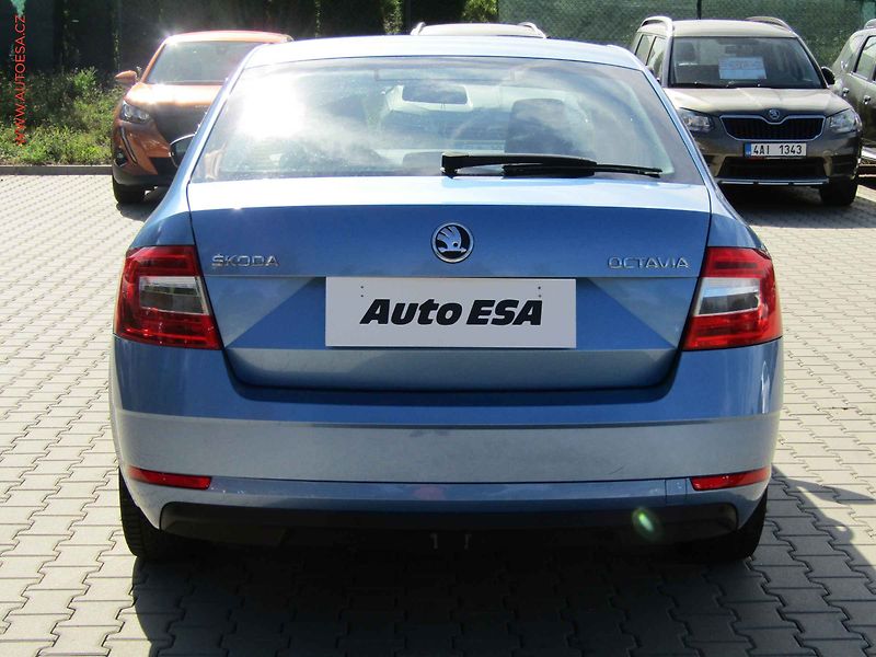 Škoda Octavia (2018) 1.0 TSi, ČR, AC, výhřev sed - fotka 5 z 14