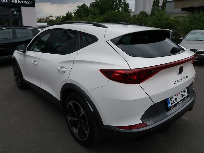 Cupra Formentor 1,4 TSi,150kW,e-Hybrid,DPH - fotka 3 z 29
