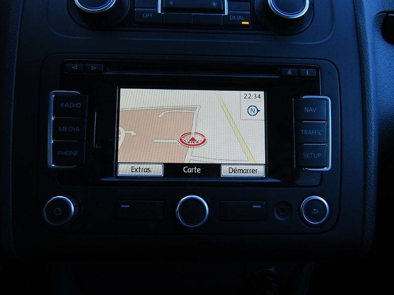 Volkswagen Touran (2011) 1.6 TDI 77kW  ROZVODY - fotka 36 z 47