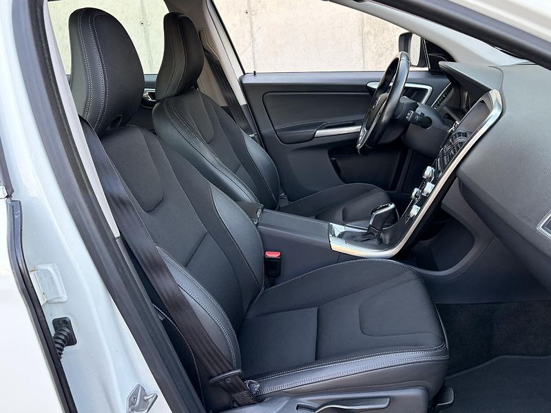 Volvo XC60 (2016) 2.0 D3 110kW AT8/152tkm/SERVIS - fotka 16 z 31