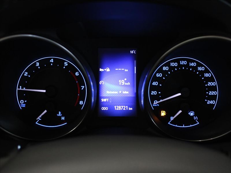 Toyota Auris 1,2 Turbo navi aut. Klima - fotka 22 z 31
