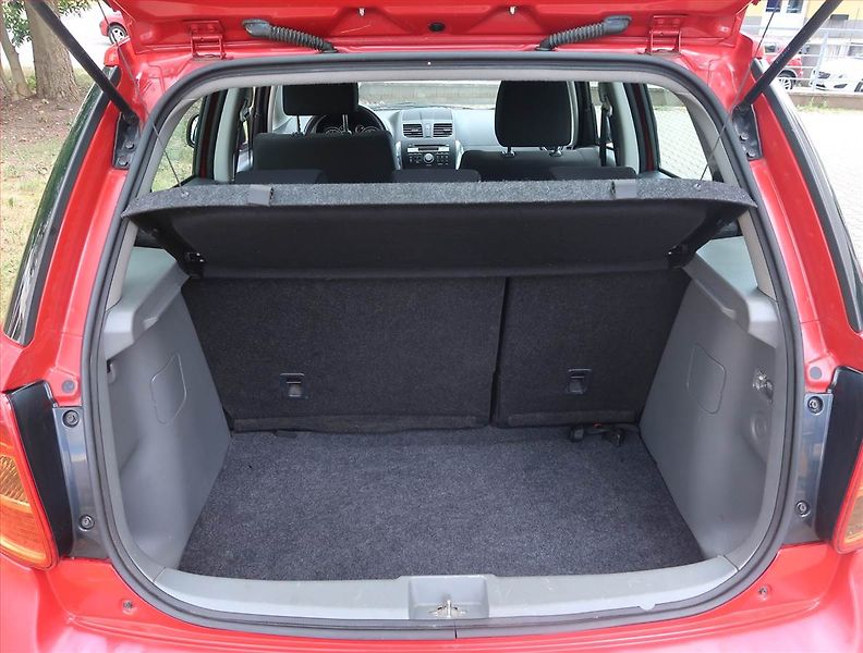 Suzuki SX4 (2011) 1.5 VVT, Serv.kniha - fotka 13 z 16
