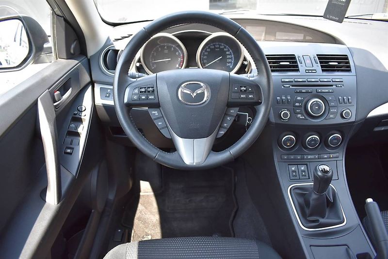 Mazda 3 1,6 16V SPORT,1.M,KRÁSNÁ! - fotka 10 z 18