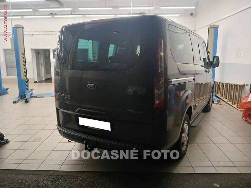 Ford Tourneo Custom (2015) 2.2TDCi, 2.maj, LIMITED - fotka 2 z 3
