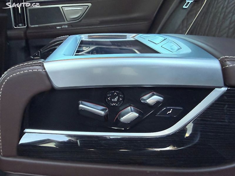 BMW Řada 7 730D koupeno v ČR DPH - fotka 43 z 50
