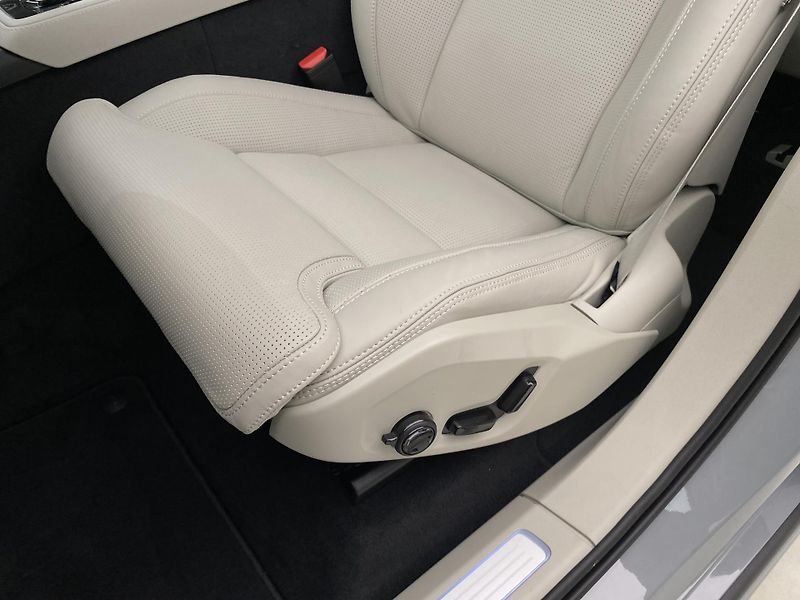 Volvo XC90 (2026) T8 AWD Plug-in BRIGHT ULTRA - fotka 32 z 72