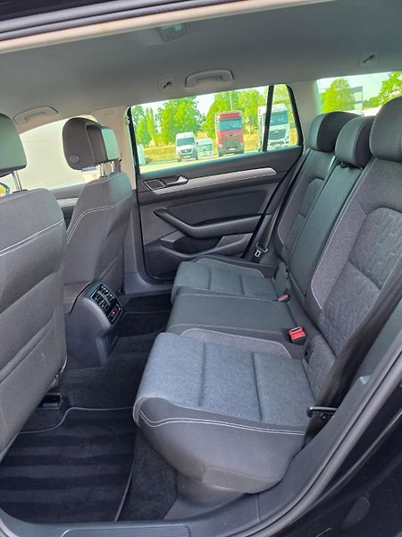 Volkswagen Passat 2.0TDI DSG Virtual 1.Maj DPH - fotka 15 z 19