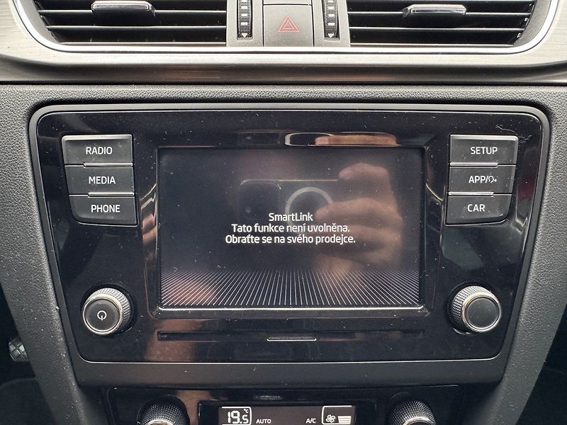 Škoda Rapid (2018) 1.0TSi Xenony Digi Klima DAB - fotka 13 z 48