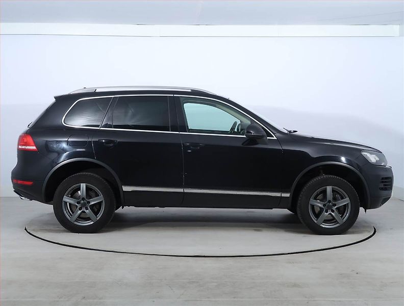Volkswagen Touareg (2010) 3.0 TDI, 4X4, Automat, Navi - fotka 6 z 27
