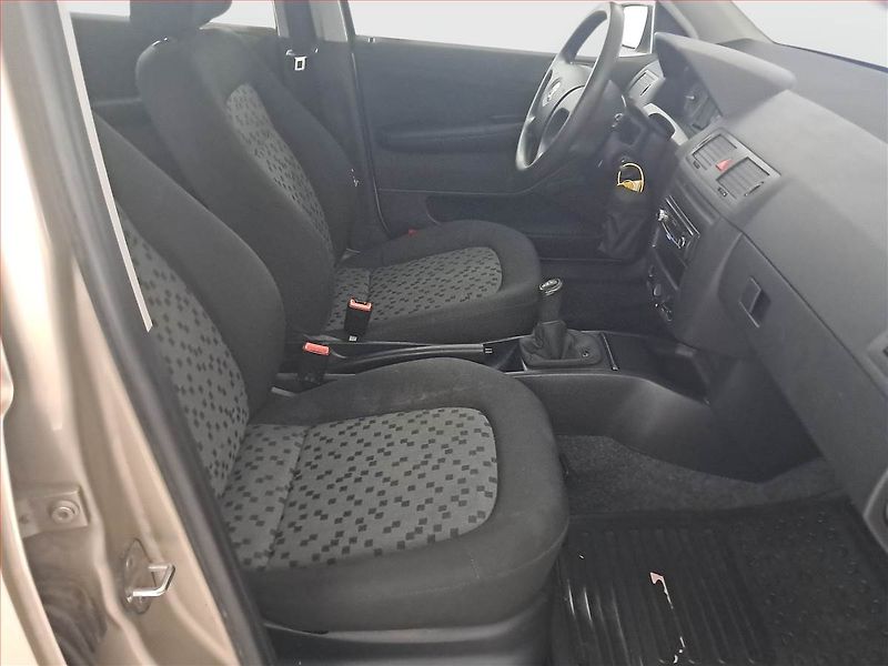 Škoda Fabia (2006) 1.2 12V, po STK, CZ doklady - fotka 9 z 14