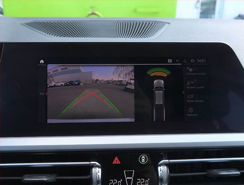 BMW Řada 3 (2021) 320 d xDrive - fotka 13 z 16