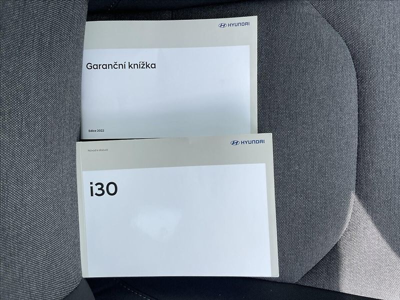 Hyundai i30 1,5 T-GDI Combi Smart PDC - fotka 18 z 23