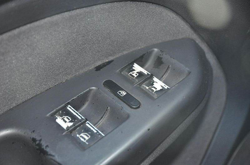 Volkswagen Touran 2.0TDi 100kW 7.míst Highline - fotka 13 z 14