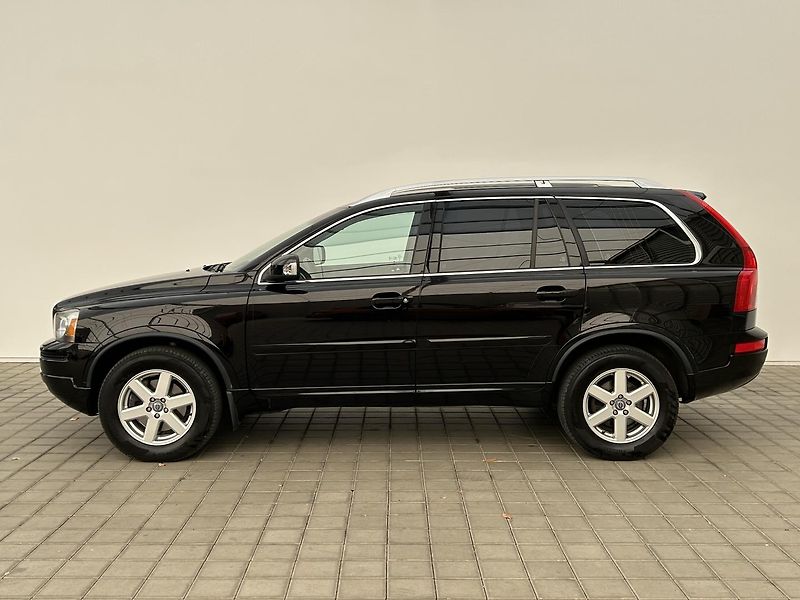 Volvo XC90 2.4 D5 4x4 Summmum - fotka 8 z 25