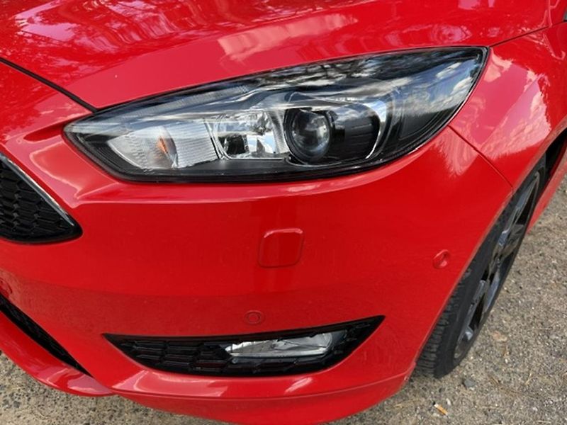 Ford Focus ST-line, 1.5 EcoBoost 110kW - fotka 7 z 31
