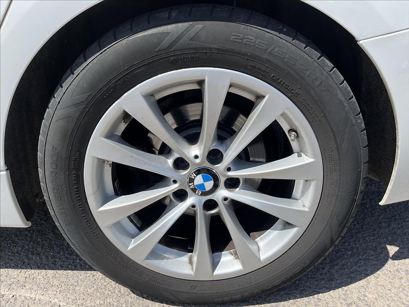 BMW Řada 3 2,0 d GT 135KW MANUÁL 2x KOLA - fotka 40 z 48