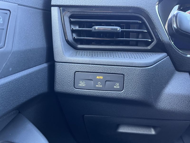 Volkswagen Caddy 1.5TSI DSG 85kW TREND 7MÍST - fotka 16 z 22