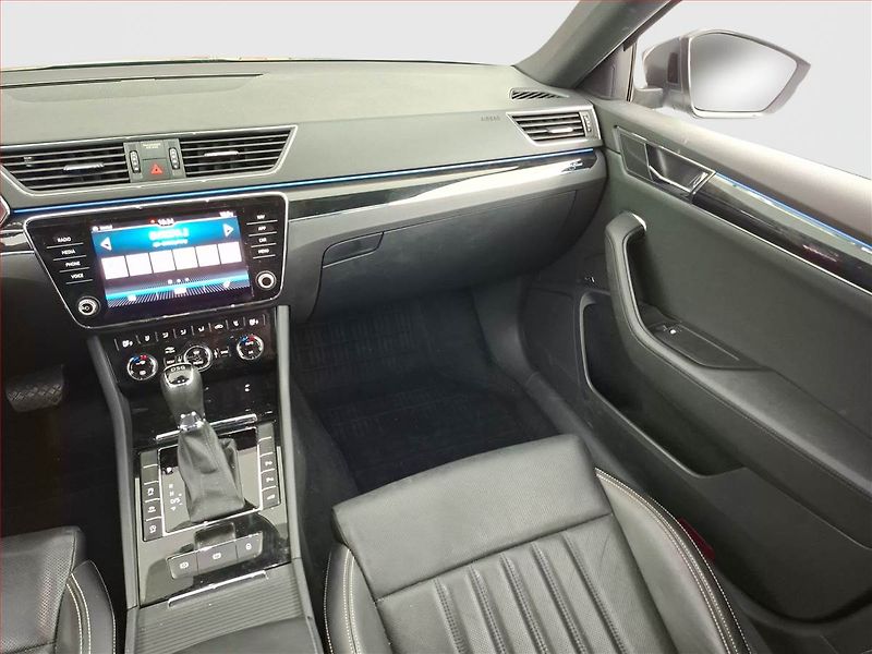 Škoda Superb (2020) Laurin&Klement 2.0 TDI - fotka 8 z 18