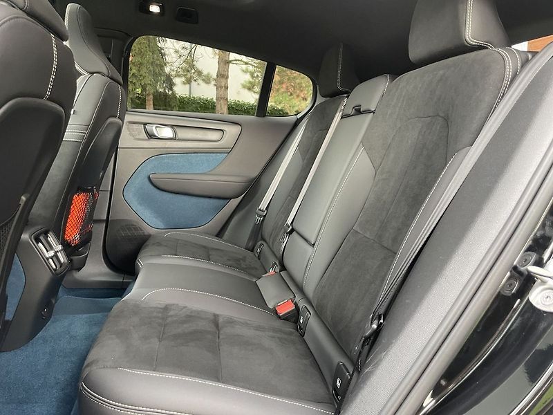 Volvo C40 Recharge Twin motor 82kWh - fotka 11 z 38