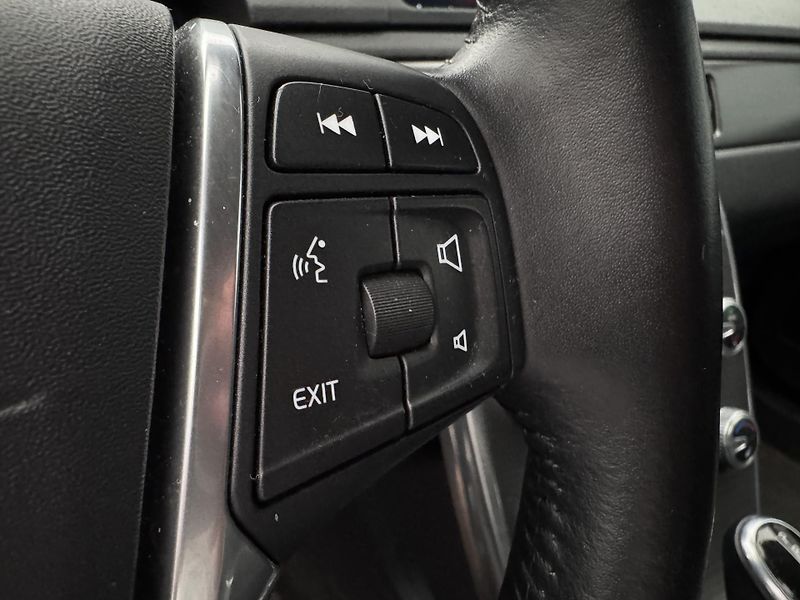 Volvo XC70 D4 AWD SUMMUM AUT        - fotka 31 z 48