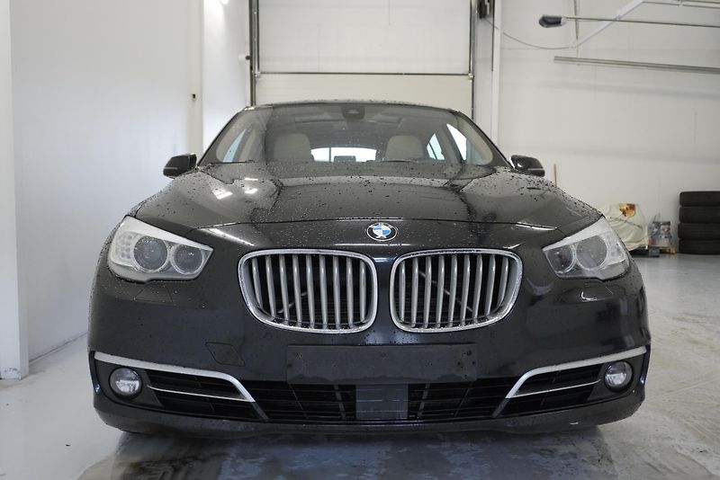 BMW Řada 5 (2014) 530D 190kW GRANTURISMO XDRIVE - fotka 2 z 32