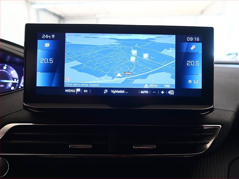 Peugeot 3008 (2022) 1.5 BlueHDi - fotka 17 z 18