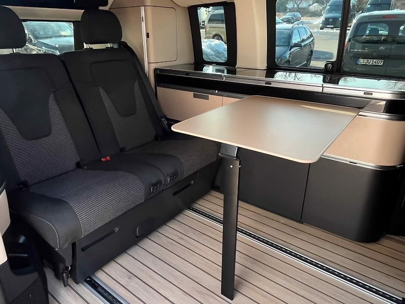 Mercedes-Benz Třídy V Marco Polo 300d 4M AMG AIR Dis - fotka 18 z 27