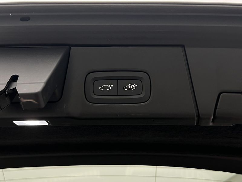 Volvo V90 T5 AWD PLUS AUT - fotka 42 z 44