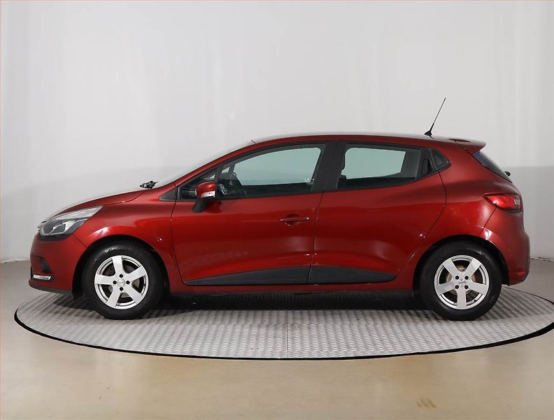 Renault Clio (2017) 1.2 16V, Tempomat - fotka 3 z 20