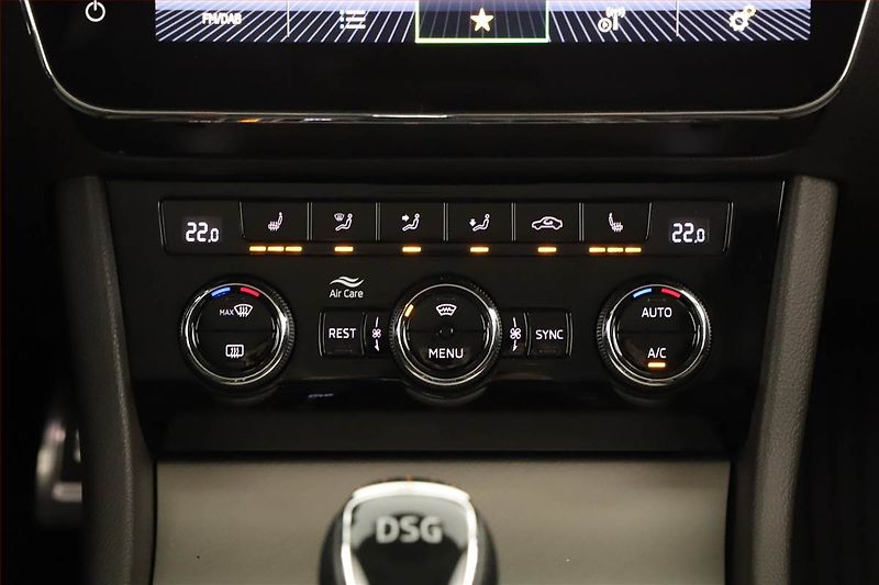 Škoda Superb (2020) Laurin&Klement iV 1.4 TSI PHEV - fotka 12 z 22