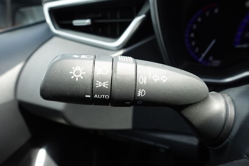 Toyota Corolla 1,5 BA M/T Comfort + Style + T - fotka 27 z 32