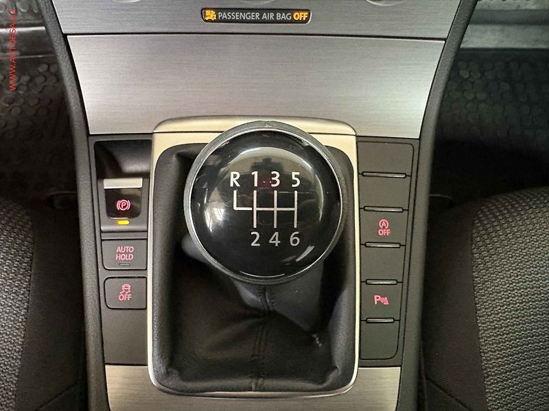 Volkswagen Passat (2014) 1.6 TDI, autoAC, temp - fotka 17 z 18