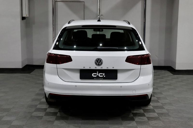Volkswagen Passat B8 FL Var. 2.0 TSI 140 kW DSG - fotka 7 z 46