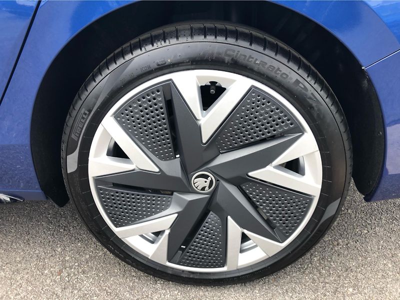 Škoda Superb 2.0 TSI  DSG 7° - fotka 14 z 30