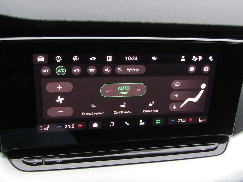 Škoda Octavia IV FL Combi Selection 1.5 TSI - fotka 30 z 30