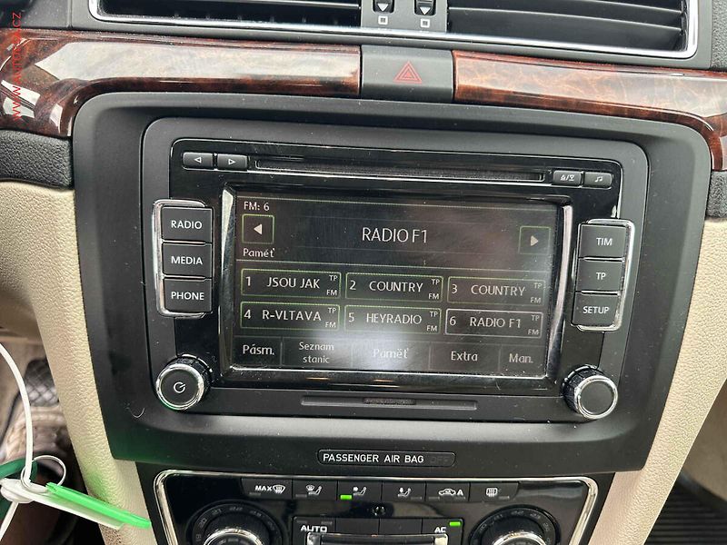 Škoda Superb (2009) 1.4 TSI, ČR, Elegance, bixen - fotka 16 z 17