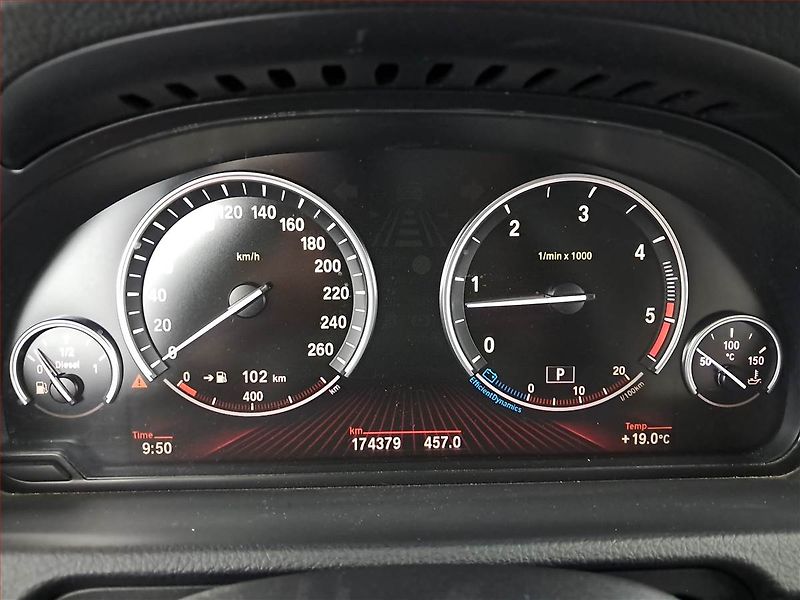BMW Řada 5 (2010) 530d xDrive GT, 4X4, Automat - fotka 11 z 24