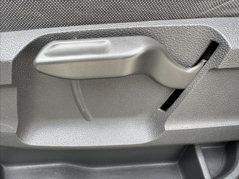 Ford C-MAX 1,6 TDCi 66kW klima - fotka 25 z 45