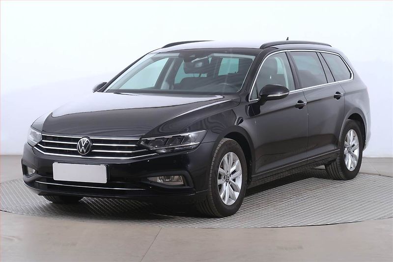 Volkswagen Passat (2022) Business 2.0 TDI, Automat - fotka 2 z 22