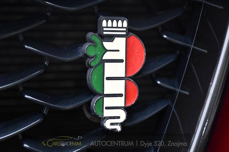 Alfa Romeo Stelvio 2.2 D154kW Veloce AT8-Q4 - fotka 56 z 56
