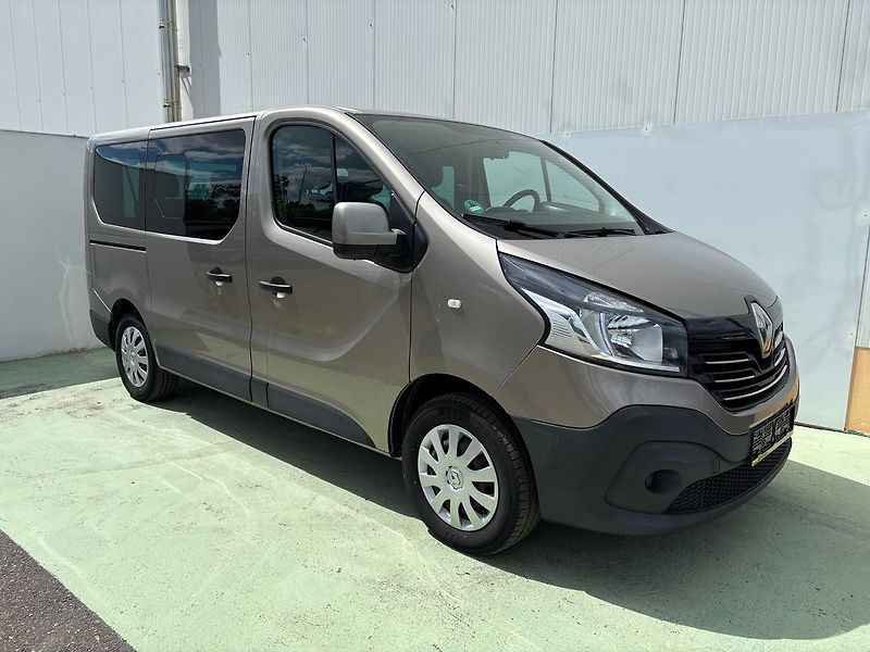 Renault Trafic (2017) 1.6dCi, 107kW, 9 míst, Tažné - fotka 1 z 17